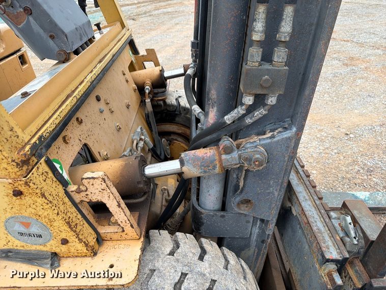 image for item EW8973 Caterpillar VC60D forklift