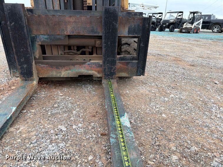 image for item EW8973 Caterpillar VC60D forklift