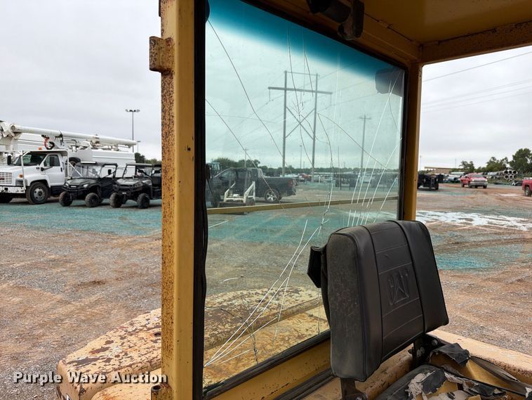 image for item EW8973 Caterpillar VC60D forklift