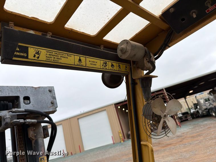 image for item EW8973 Caterpillar VC60D forklift
