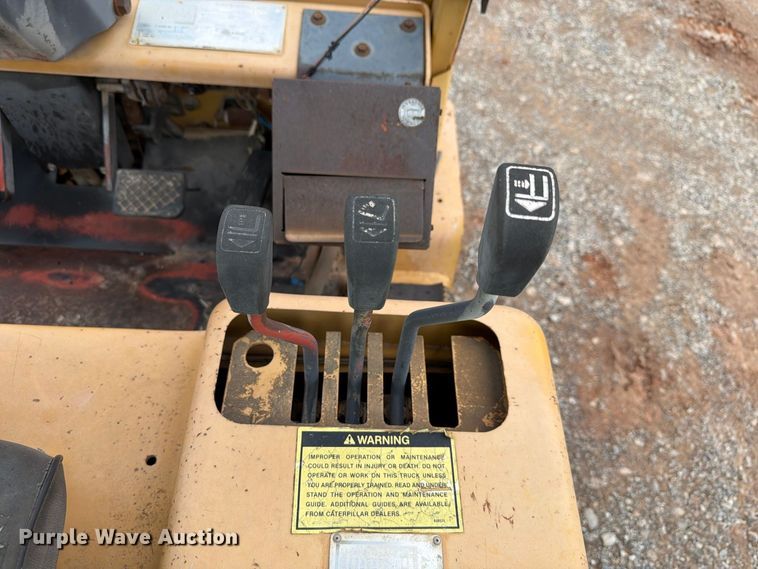 image for item EW8973 Caterpillar VC60D forklift