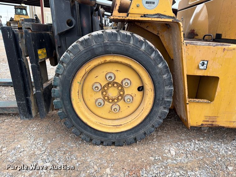 image for item EW8973 Caterpillar VC60D forklift