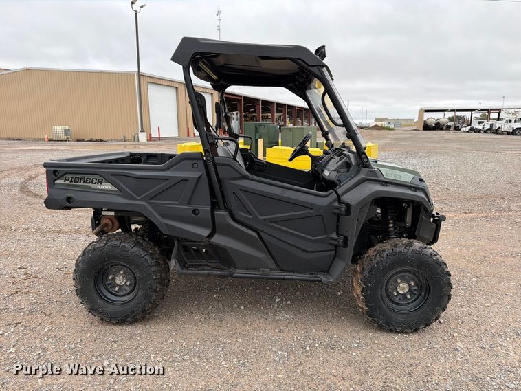 image for item EW8977 2019 Honda Pioneer 1000 utility vehicle