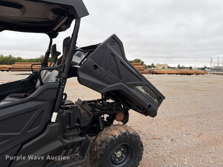 image for item EW8977 2019 Honda Pioneer 1000 utility vehicle