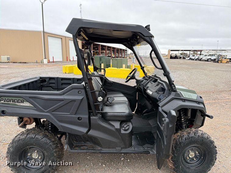 image for item EW8977 2019 Honda Pioneer 1000 utility vehicle