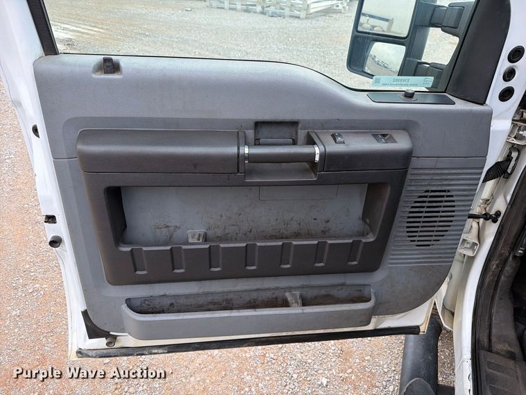 image for item EW8982 2016 Ford F250 Super Duty Ext. Cab pickup truck