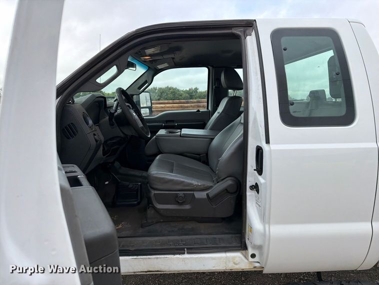 image for item EW8982 2016 Ford F250 Super Duty Ext. Cab pickup truck