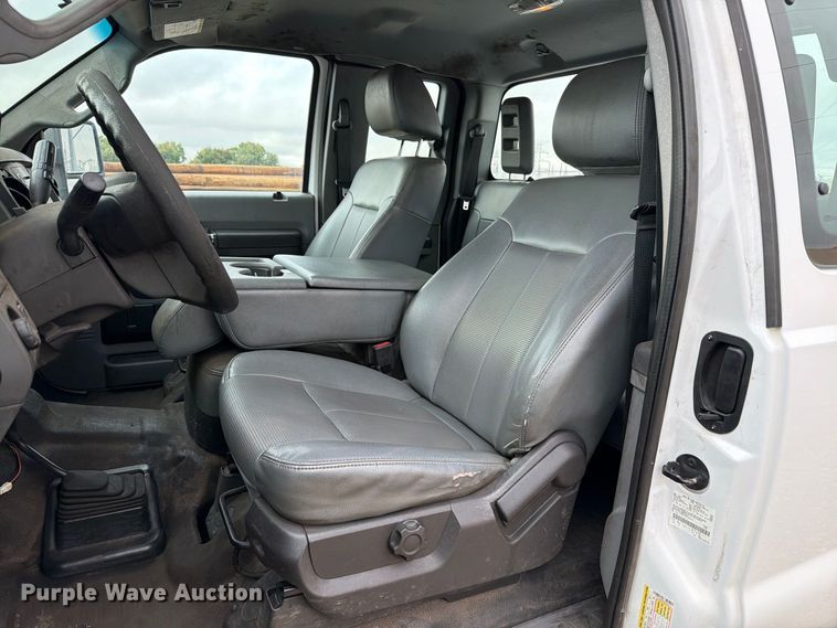 image for item EW8982 2016 Ford F250 Super Duty Ext. Cab pickup truck