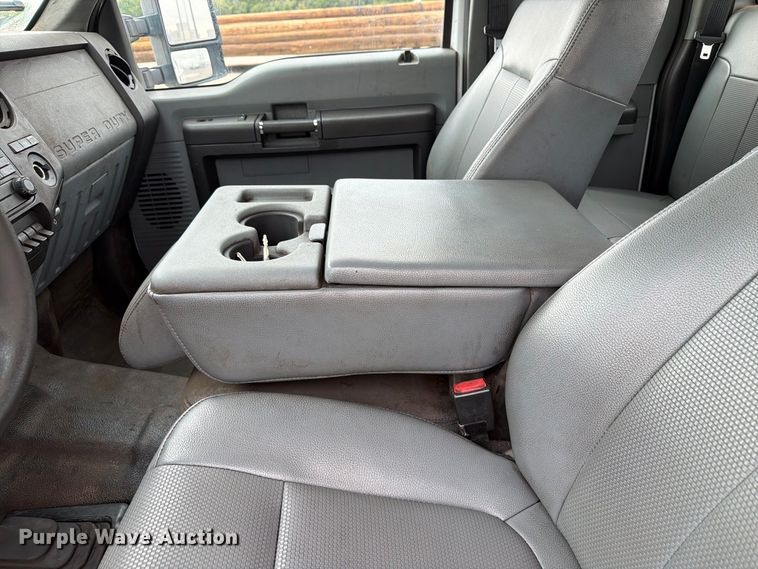 image for item EW8982 2016 Ford F250 Super Duty Ext. Cab pickup truck