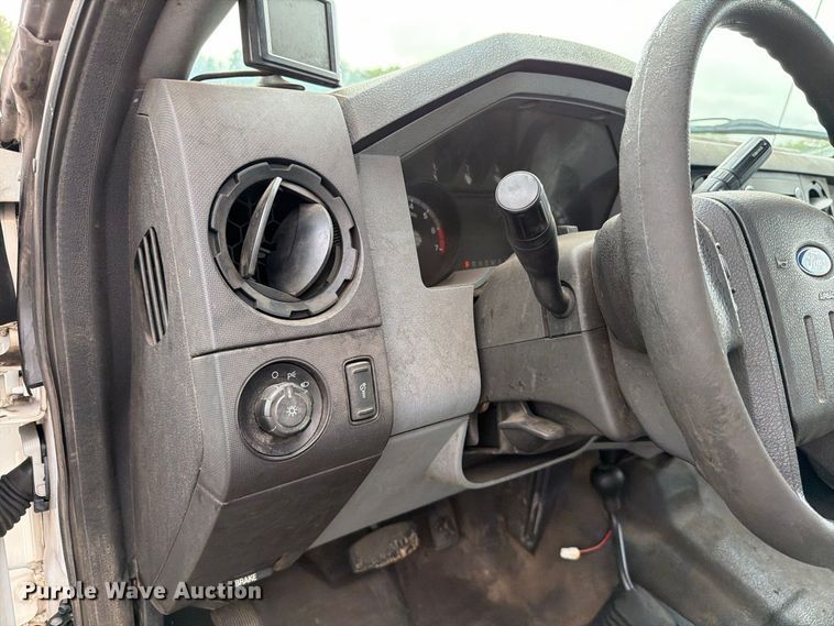image for item EW8982 2016 Ford F250 Super Duty Ext. Cab pickup truck