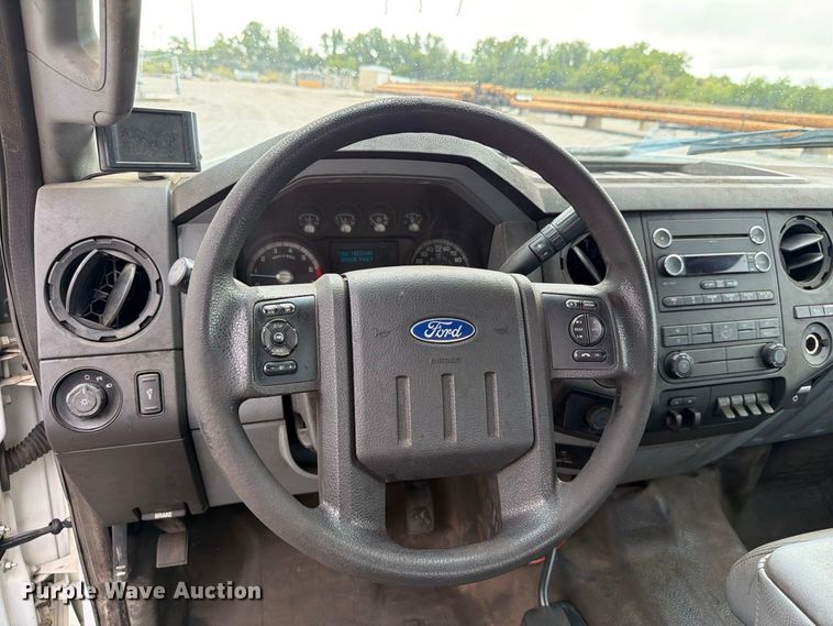image for item EW8982 2016 Ford F250 Super Duty Ext. Cab pickup truck