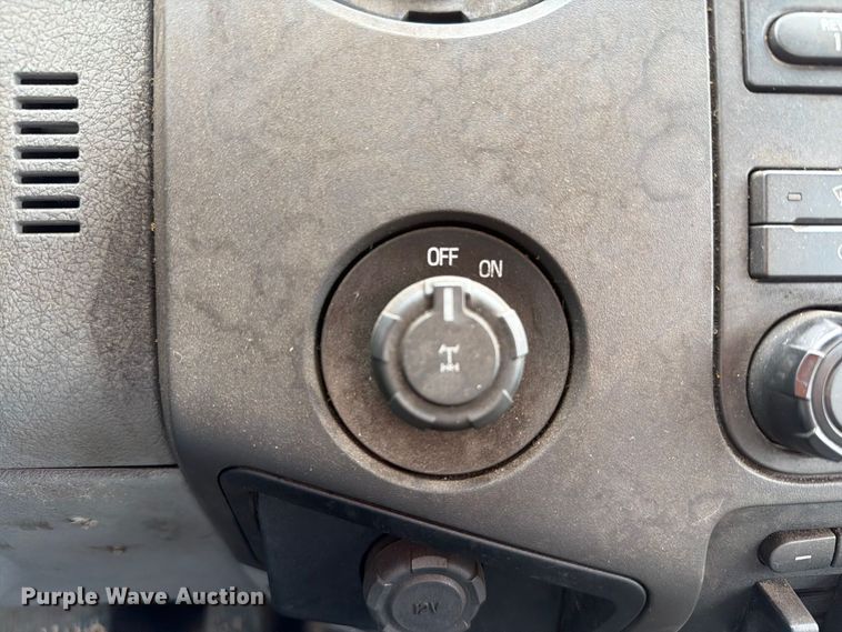 image for item EW8982 2016 Ford F250 Super Duty Ext. Cab pickup truck