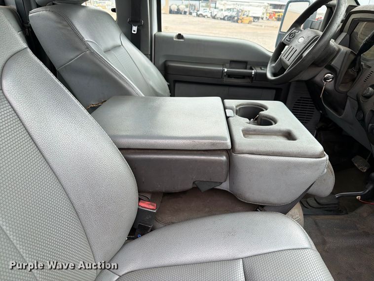 image for item EW8982 2016 Ford F250 Super Duty Ext. Cab pickup truck