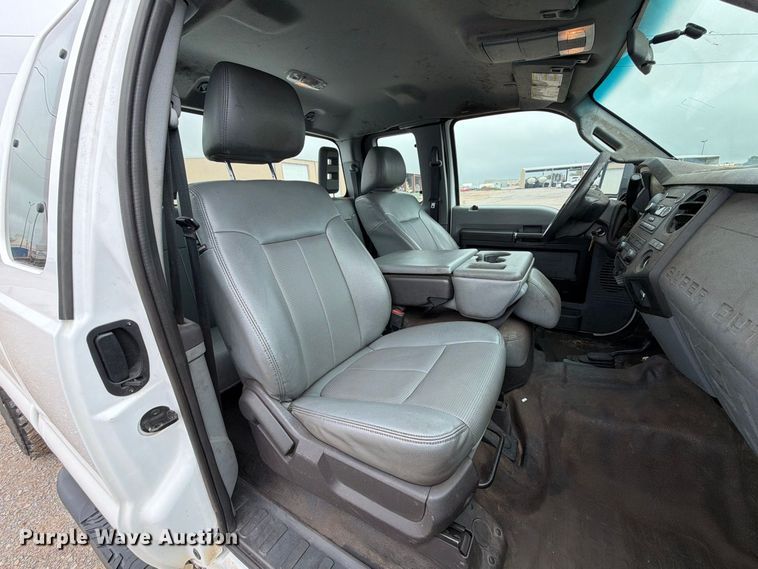 image for item EW8982 2016 Ford F250 Super Duty Ext. Cab pickup truck