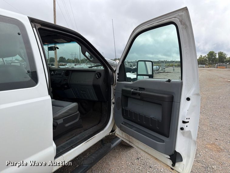 image for item EW8982 2016 Ford F250 Super Duty Ext. Cab pickup truck