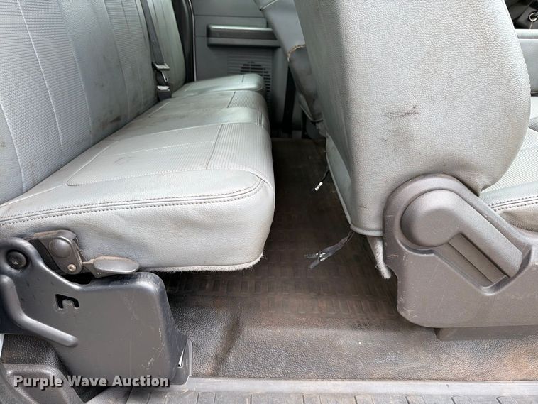 image for item EW8982 2016 Ford F250 Super Duty Ext. Cab pickup truck