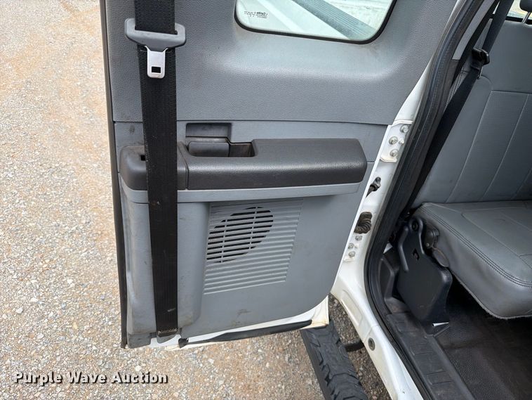 image for item EW8982 2016 Ford F250 Super Duty Ext. Cab pickup truck