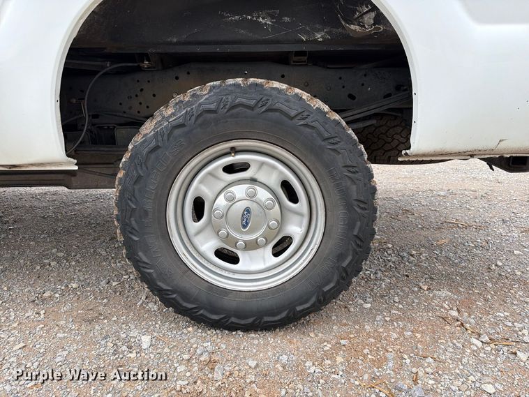 image for item EW8982 2016 Ford F250 Super Duty Ext. Cab pickup truck