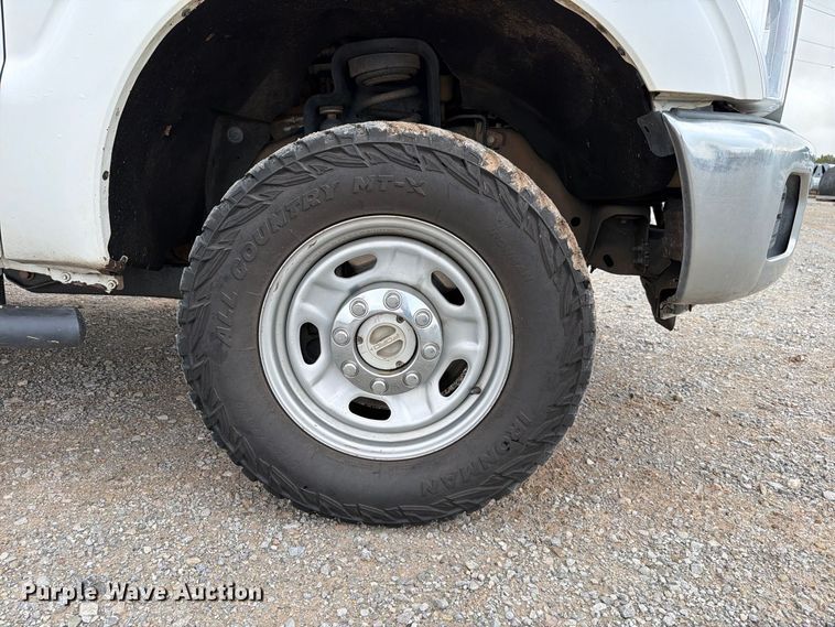 image for item EW8982 2016 Ford F250 Super Duty Ext. Cab pickup truck