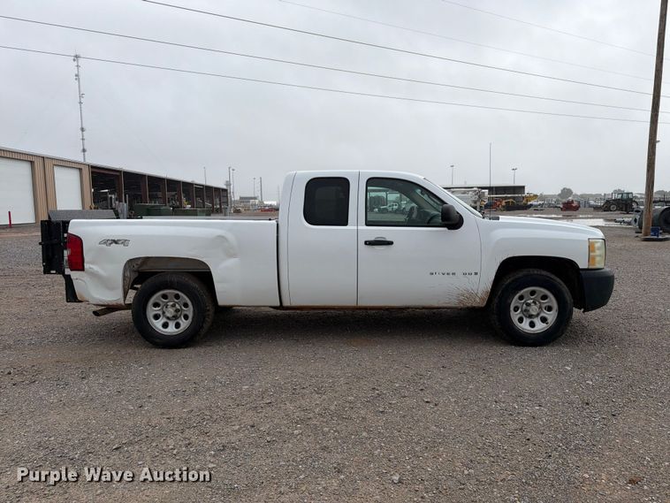 image for item EW8983 2008 Chevrolet Silverado 1500 Ext. Cab pickup truck