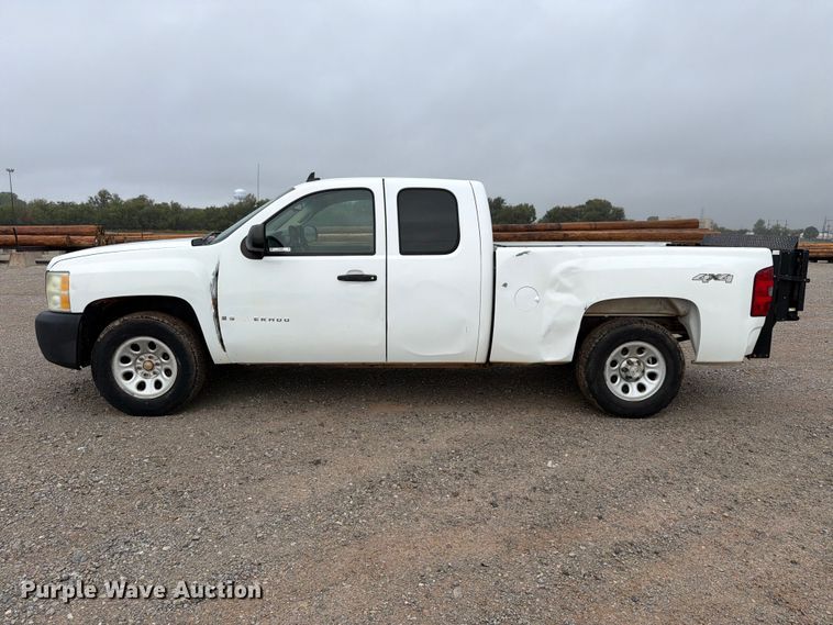 image for item EW8983 2008 Chevrolet Silverado 1500 Ext. Cab pickup truck