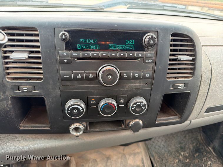 image for item EW8983 2008 Chevrolet Silverado 1500 Ext. Cab pickup truck