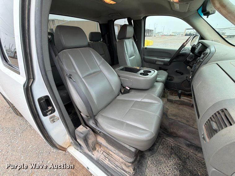image for item EW8983 2008 Chevrolet Silverado 1500 Ext. Cab pickup truck