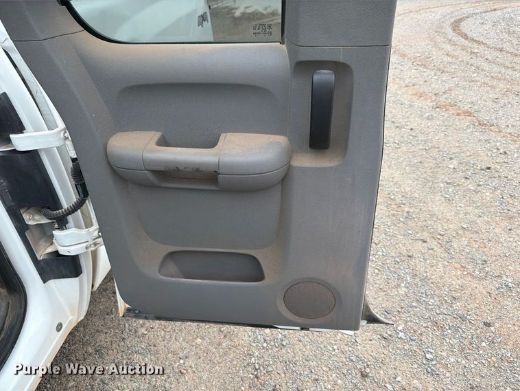 image for item EW8983 2008 Chevrolet Silverado 1500 Ext. Cab pickup truck