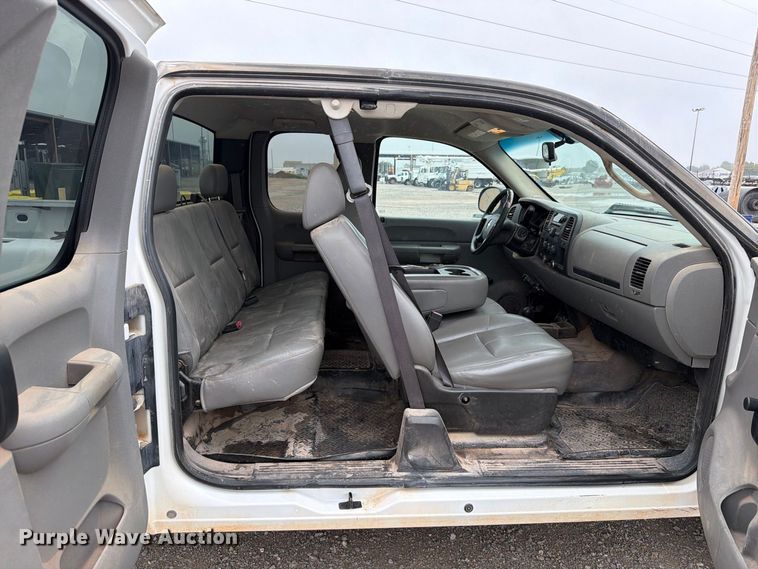 image for item EW8983 2008 Chevrolet Silverado 1500 Ext. Cab pickup truck