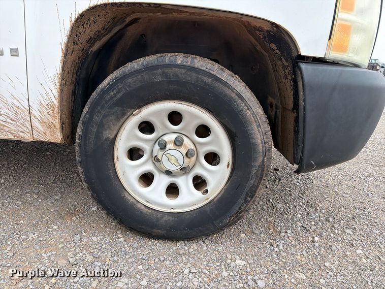 image for item EW8983 2008 Chevrolet Silverado 1500 Ext. Cab pickup truck