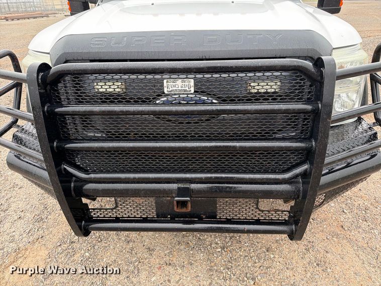 image for item EW8984 2016 Ford F550 flatbed truck