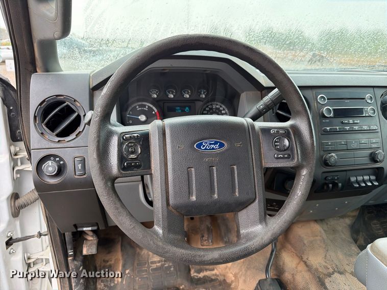 image for item EW8984 2016 Ford F550 flatbed truck