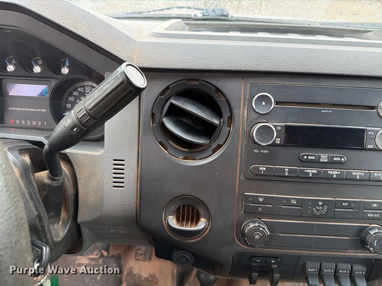 image for item EW8984 2016 Ford F550 flatbed truck