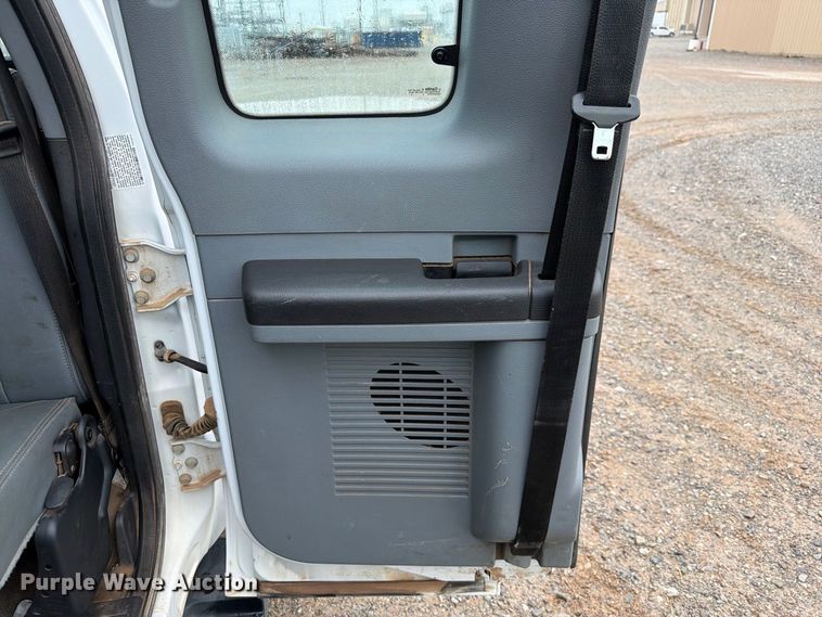 image for item EW8984 2016 Ford F550 flatbed truck
