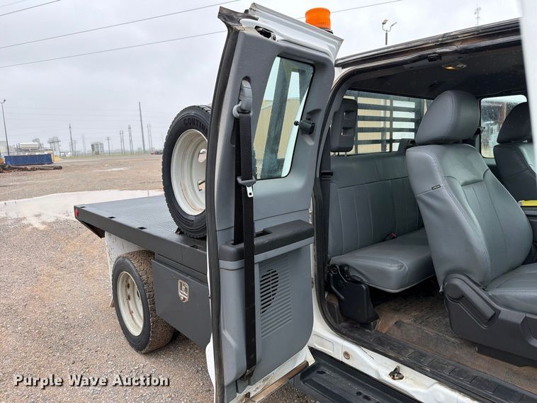 image for item EW8984 2016 Ford F550 flatbed truck