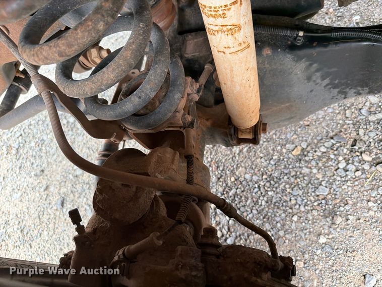 image for item EW8984 2016 Ford F550 flatbed truck
