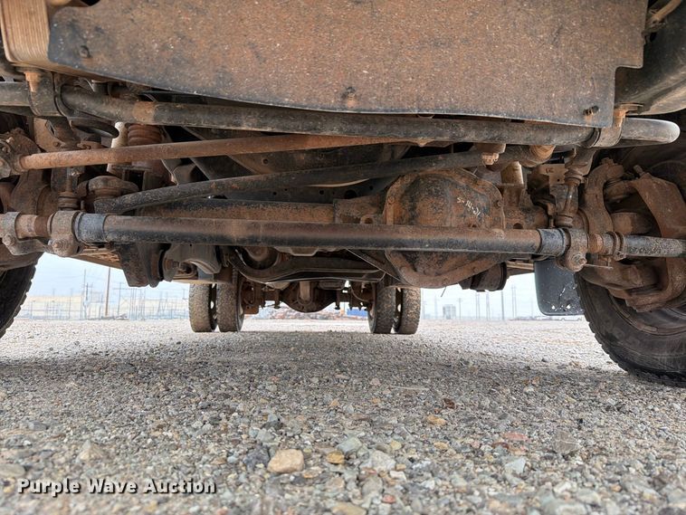 image for item EW8984 2016 Ford F550 flatbed truck