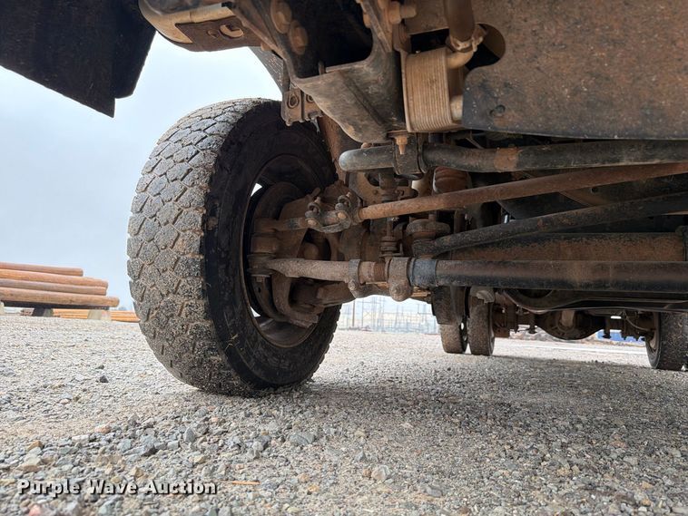 image for item EW8984 2016 Ford F550 flatbed truck