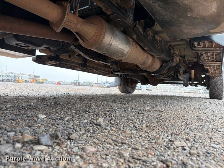 image for item EW8984 2016 Ford F550 flatbed truck