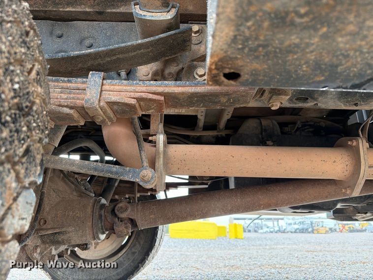 image for item EW8984 2016 Ford F550 flatbed truck