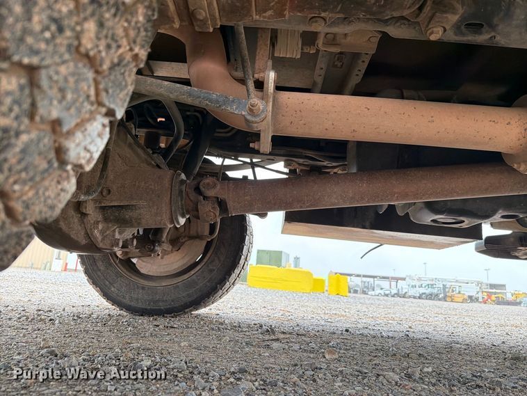 image for item EW8984 2016 Ford F550 flatbed truck