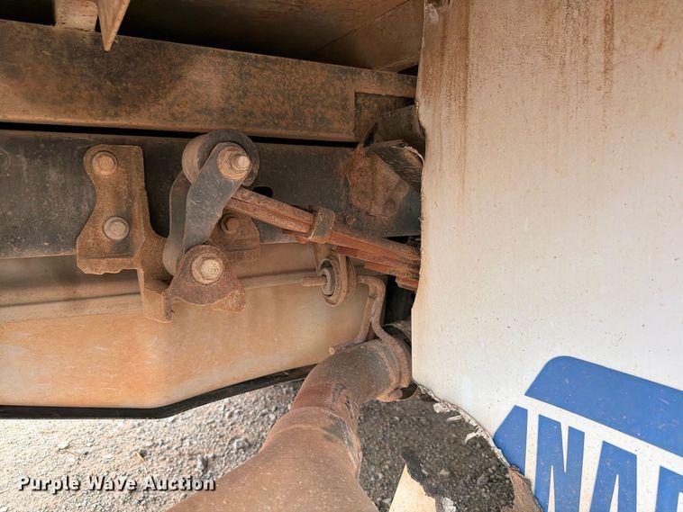 image for item EW8984 2016 Ford F550 flatbed truck