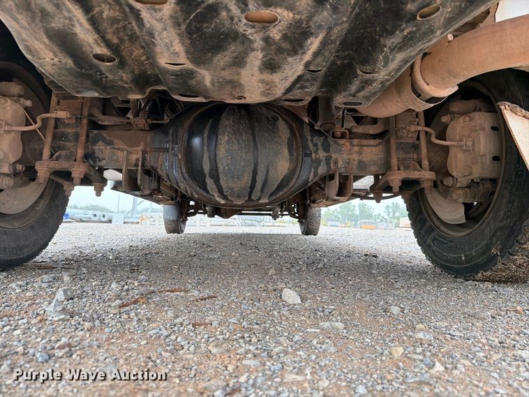 image for item EW8984 2016 Ford F550 flatbed truck