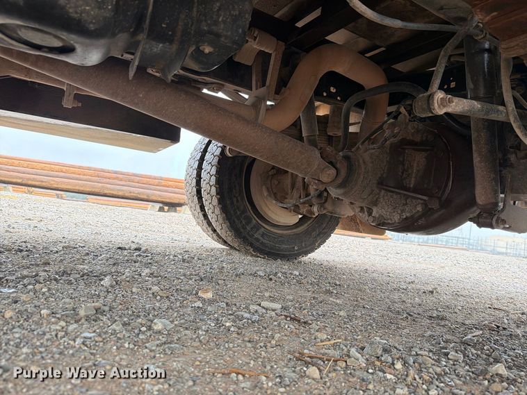 image for item EW8984 2016 Ford F550 flatbed truck