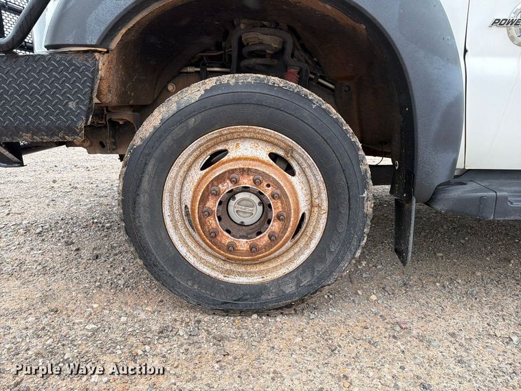 image for item EW8984 2016 Ford F550 flatbed truck