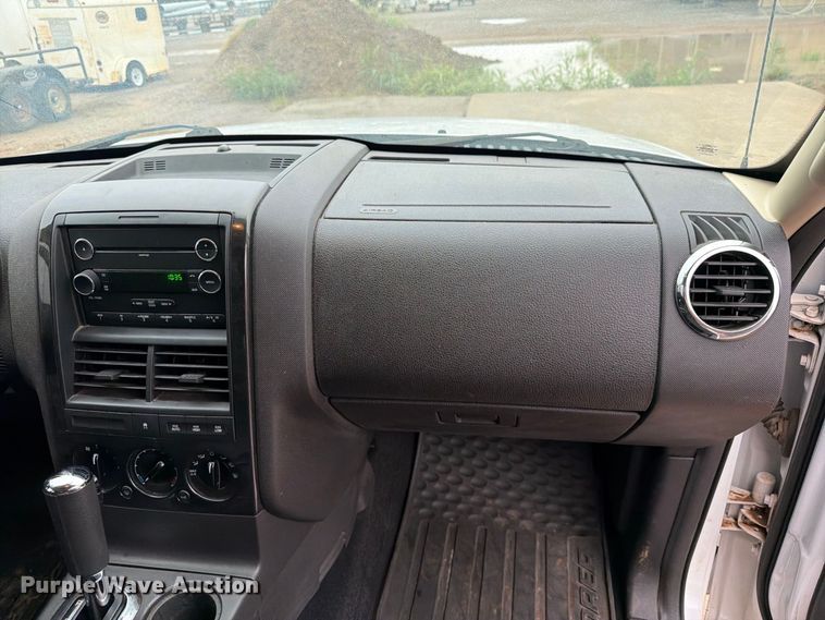 image for item EW8985 2010 Ford Explorer SUV