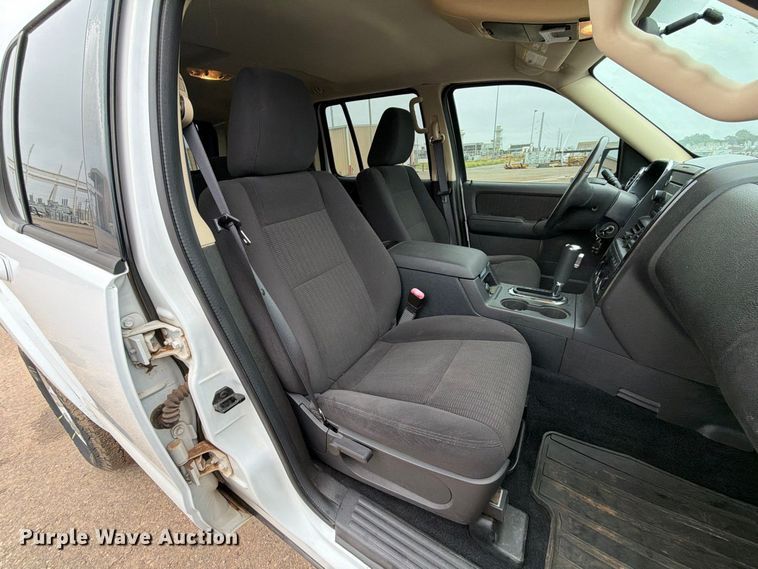 image for item EW8985 2010 Ford Explorer SUV