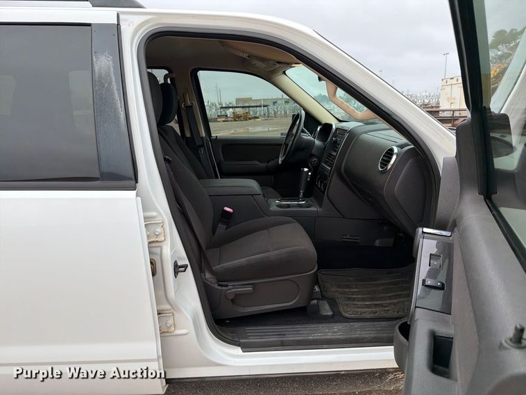 image for item EW8985 2010 Ford Explorer SUV