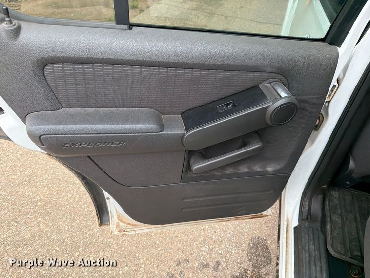 image for item EW8985 2010 Ford Explorer SUV