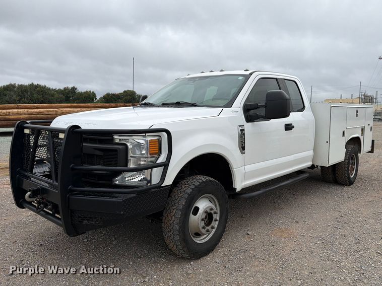 image for item EW8988 2021 Ford F350 Super Duty Ext. Cab utility bed pickup truck
